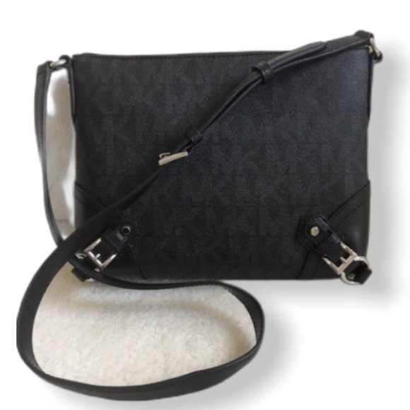 $258 Retail New! Michael Kors messenger bag - Picture 3 of 8